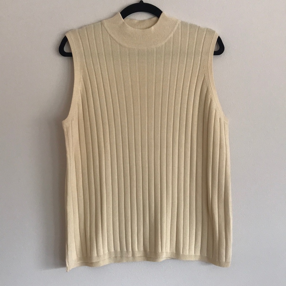 Karen Kane sleeveless sweater